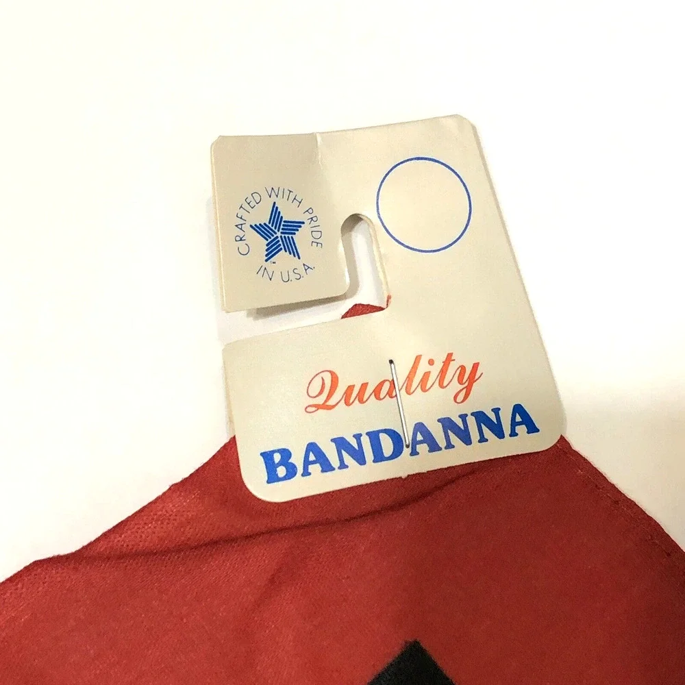 Red Bandana 90s Native American Wolf Coyote Hawk Western USA Vintage Retro PNW